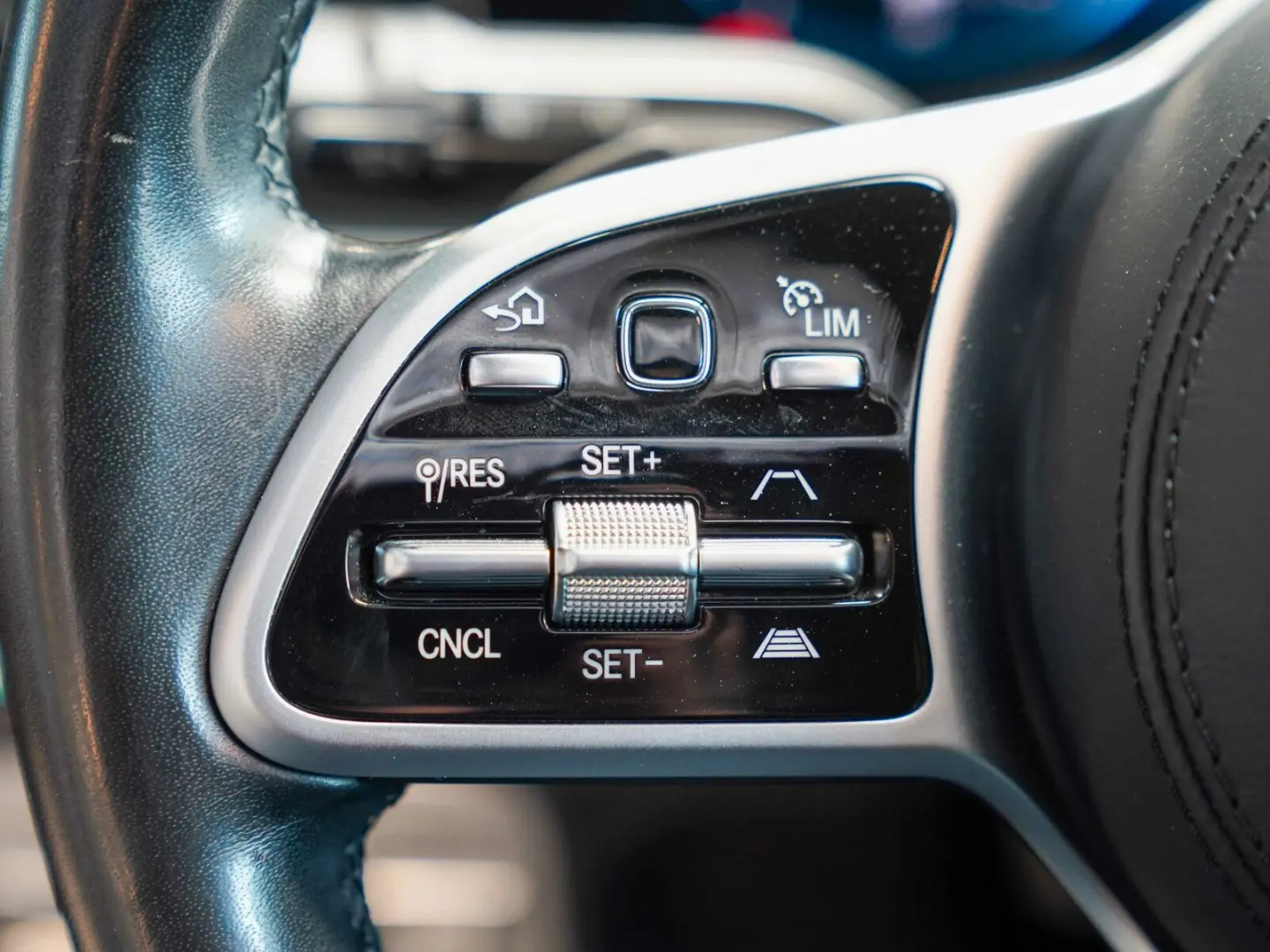 GLE 350 d 4M AMG Line Pano Head-up MULTIBEAM AIR