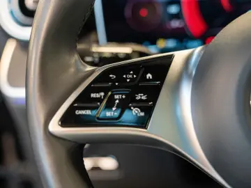 GLC 220 d 4M AVANTGARDE Burmester Pano Sitzklima