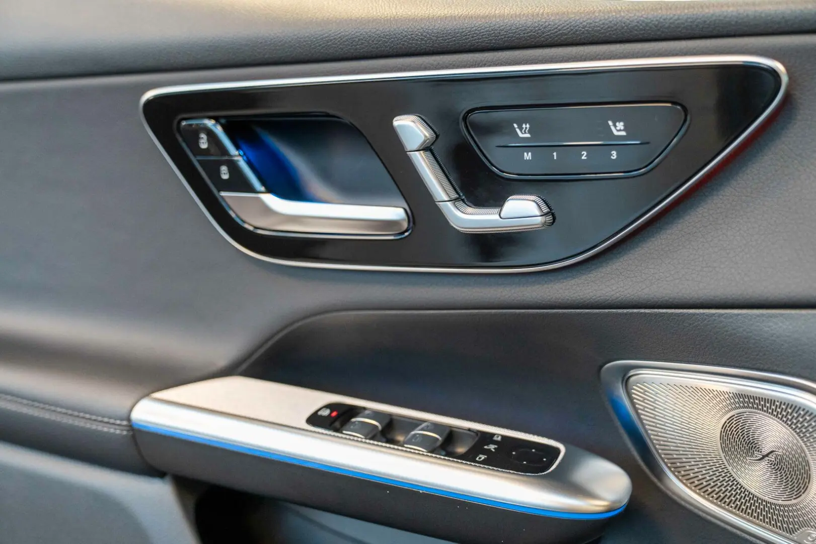 GLC 220 d 4M AVANTGARDE Burmester Pano Sitzklima