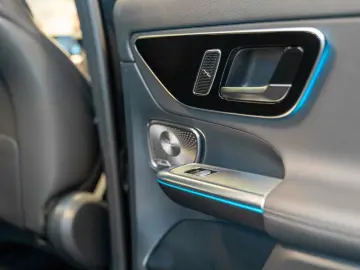 GLC 220 d 4M AVANTGARDE Burmester Pano Sitzklima