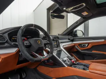 Urus - Grigio Lynx   Adv. B&O   Pano   4 Seat