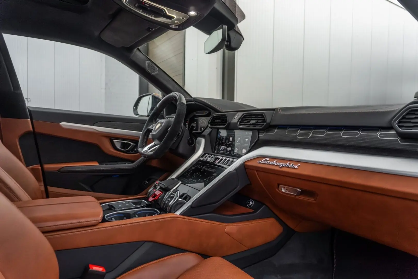 Urus - Grigio Lynx   Adv. B&O   Pano   4 Seat