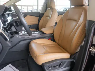 Audi Q8 55 TFSI quattro Tiptronic