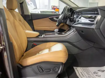 Audi Q8 55 TFSI quattro Tiptronic