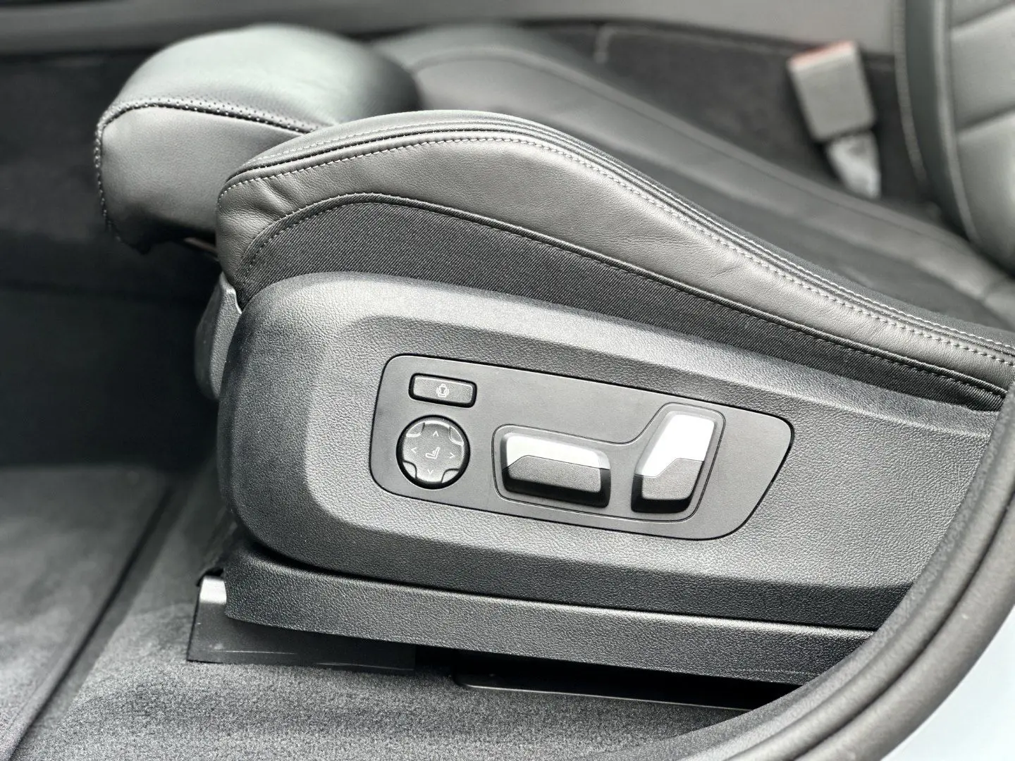 X6 xDrive30d M Sport Sportpaket Gestiksteuerung