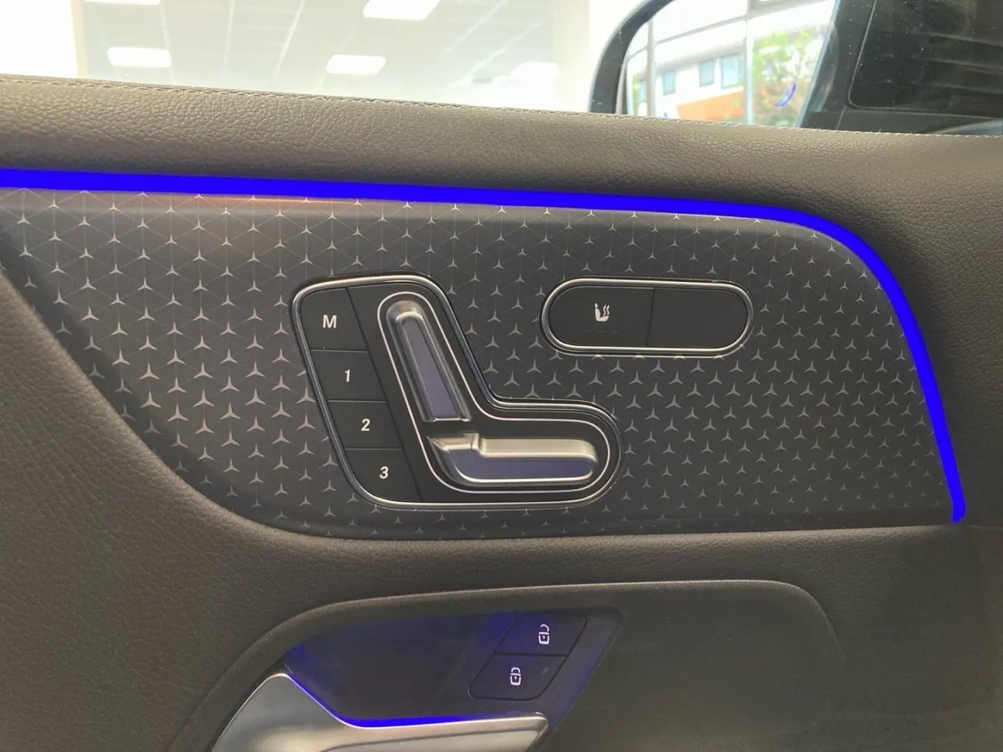 GLB 250 4M 7-Sitz AHK Distr Totwi 360 Mbeam Memo