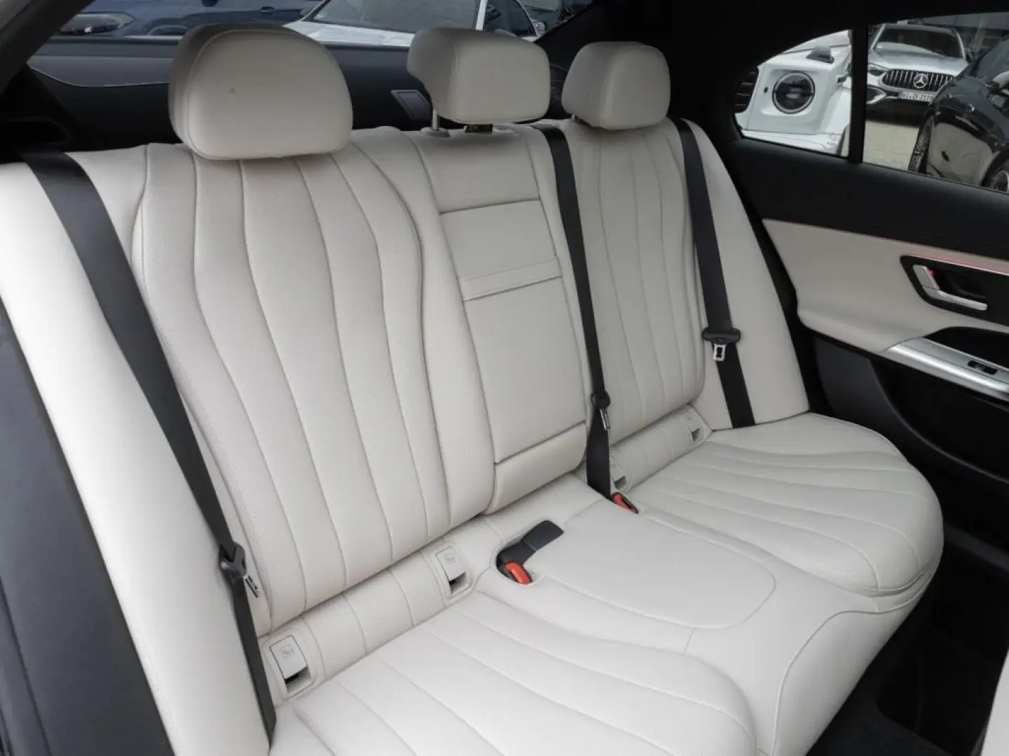 E 200 AMG Wide Digital Pano AHK Burm4D Night 19'