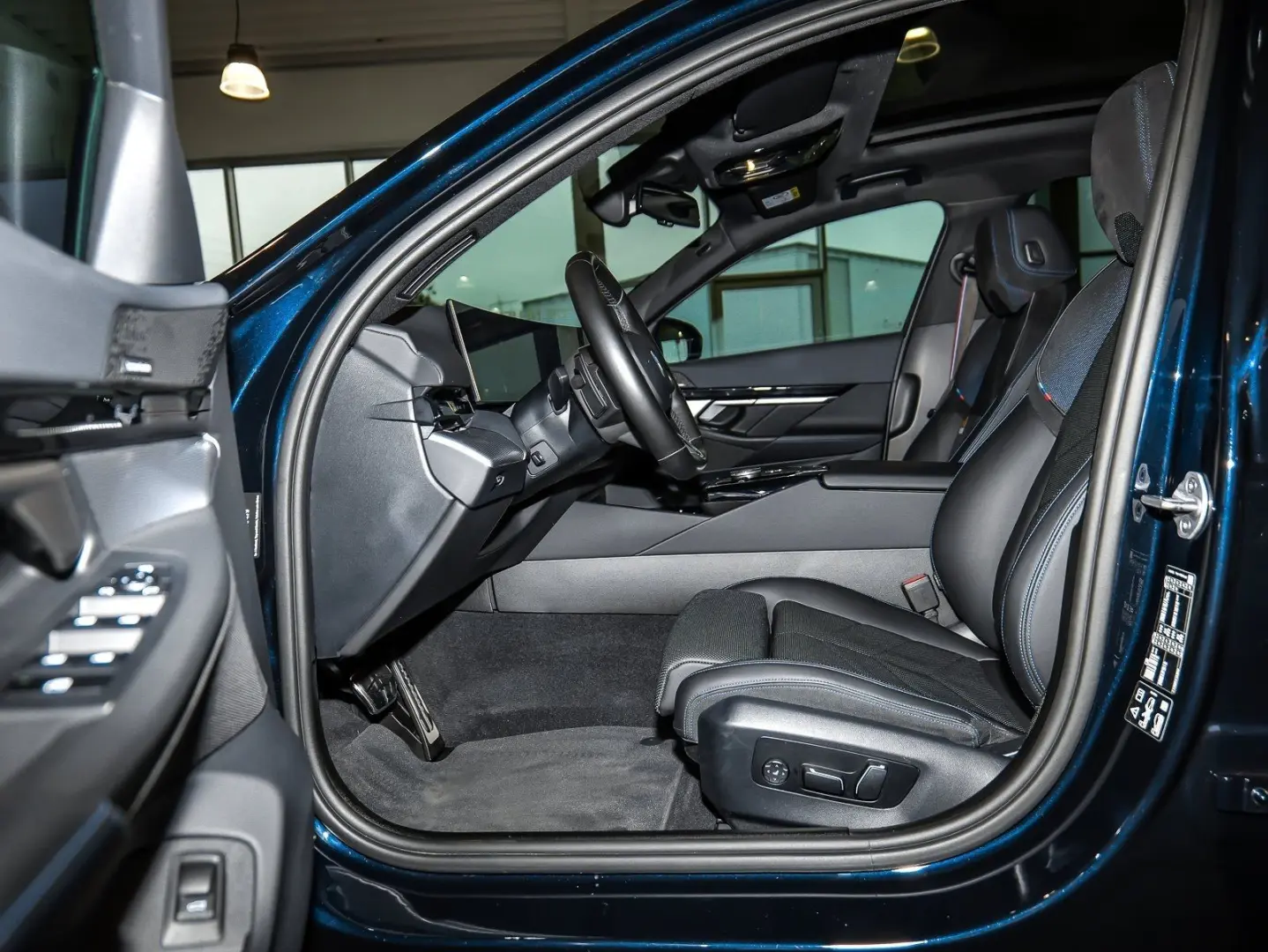 520d xDrive MSportPro Pano AHK Sitzbelüft. H&R