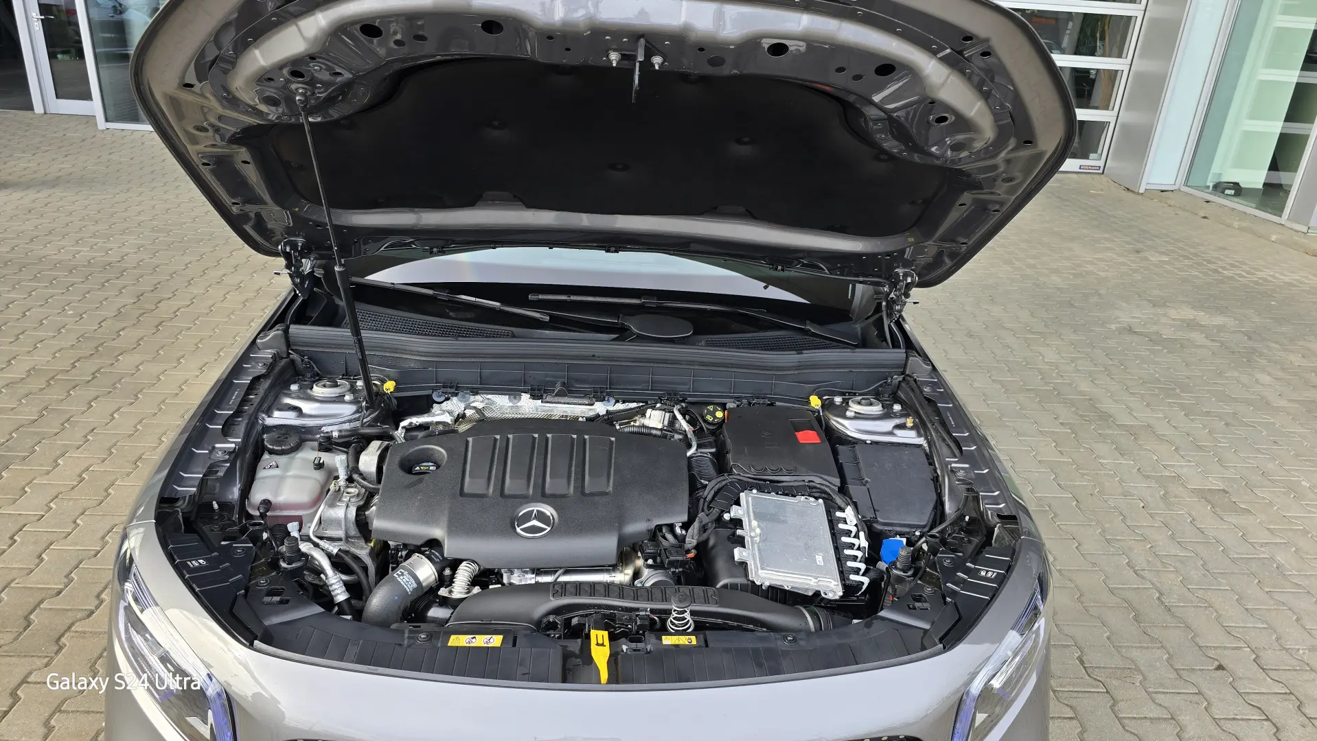 Mercedes-Benz GLB 200