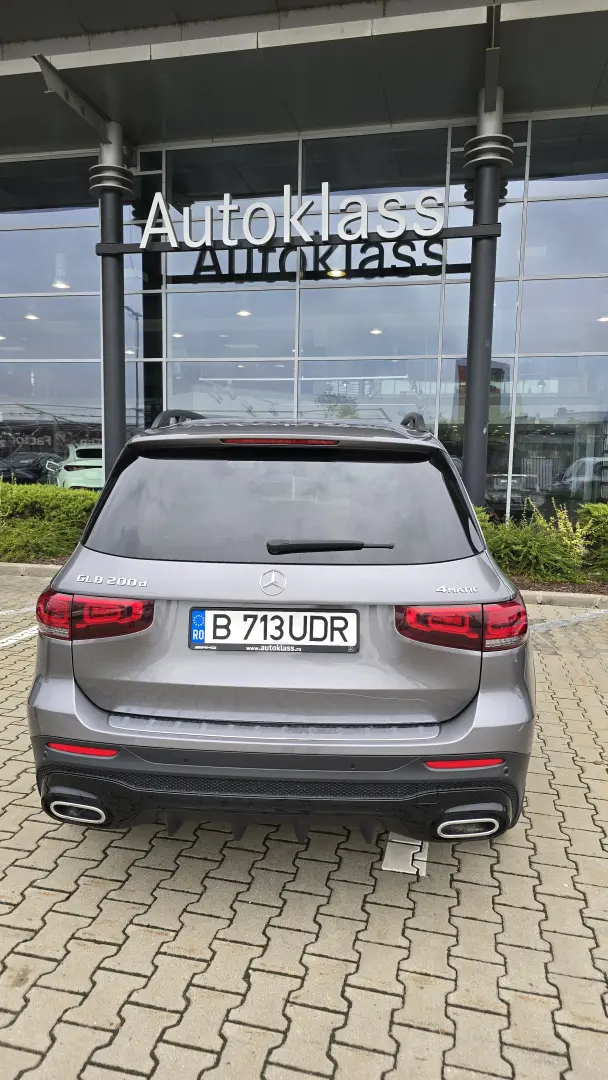 Mercedes-Benz GLB 200