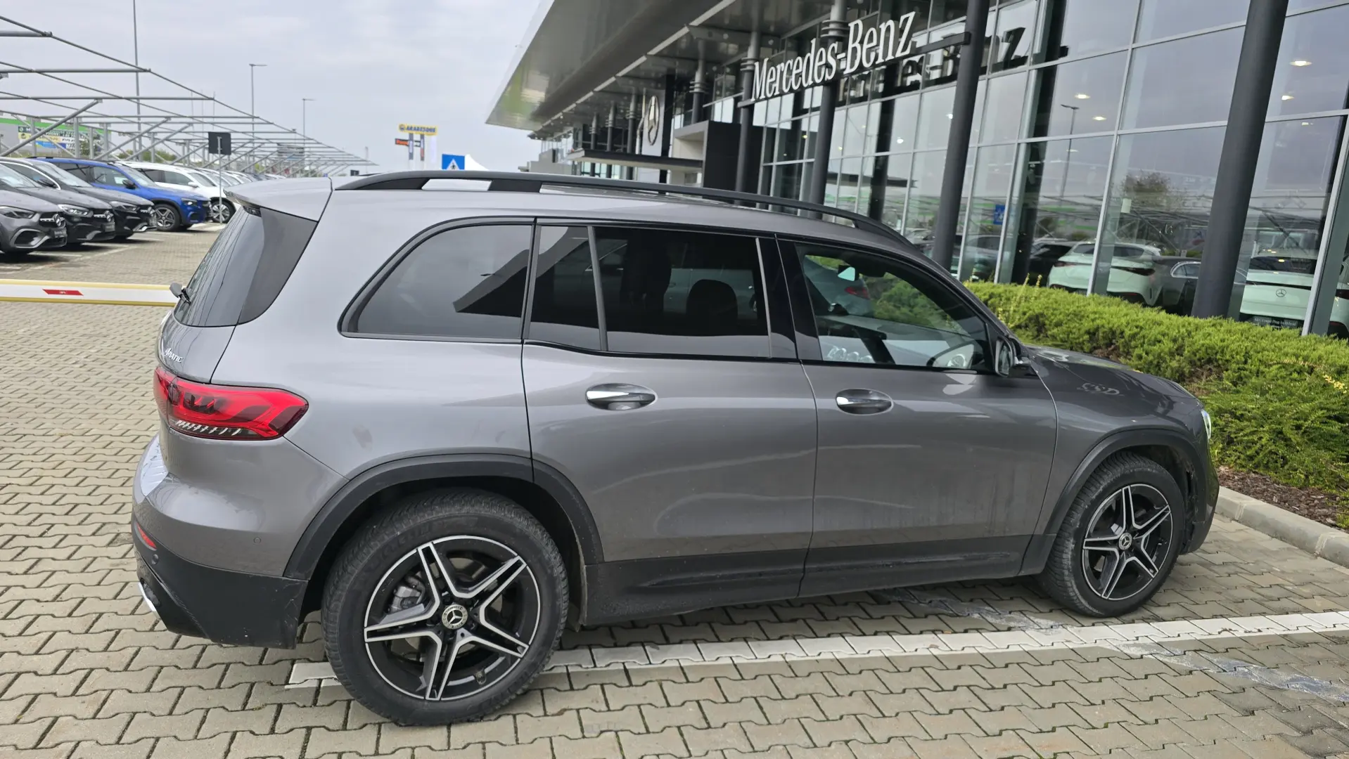 Mercedes-Benz GLB 200