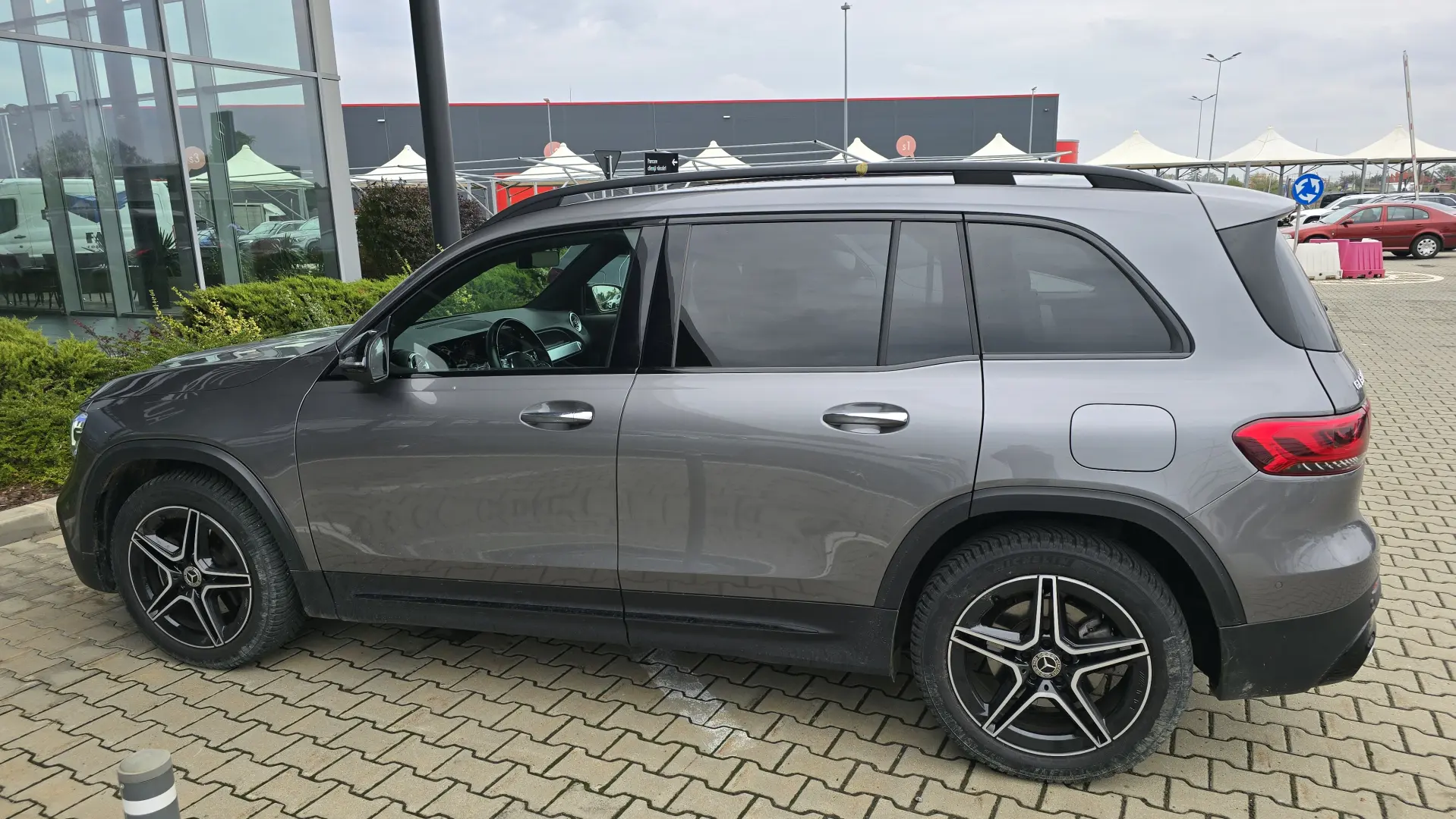 Mercedes-Benz GLB 200