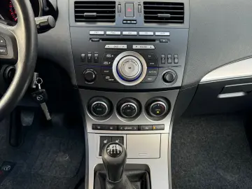 Mazda 3 - 1.6 benzina