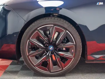 BMW i7 xDrive60 Limousine