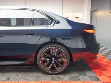 BMW i7 xDrive60 Limousine