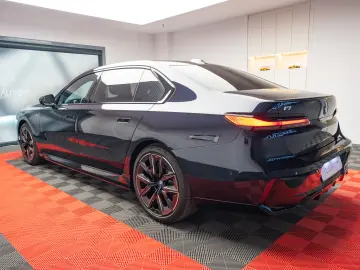 BMW i7 xDrive60 Limousine