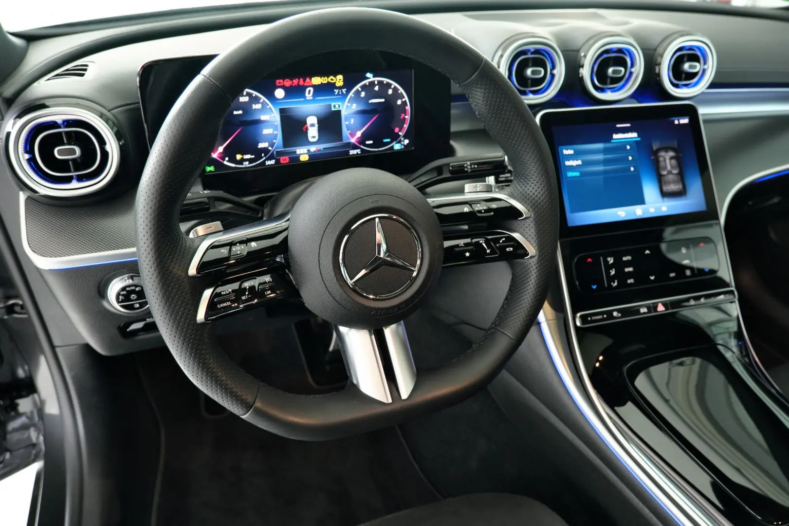 C 300 Lim. AMG-Line MBUX Panorama LED NightPaket