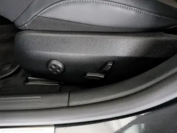 C 300 Lim. AMG-Line MBUX Panorama LED NightPaket