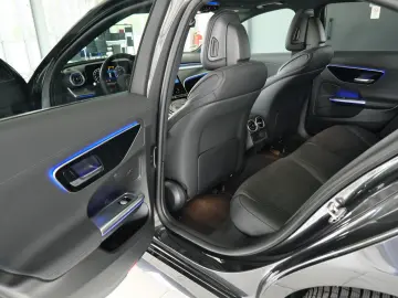 C 300 Lim. AMG-Line MBUX Panorama LED NightPaket