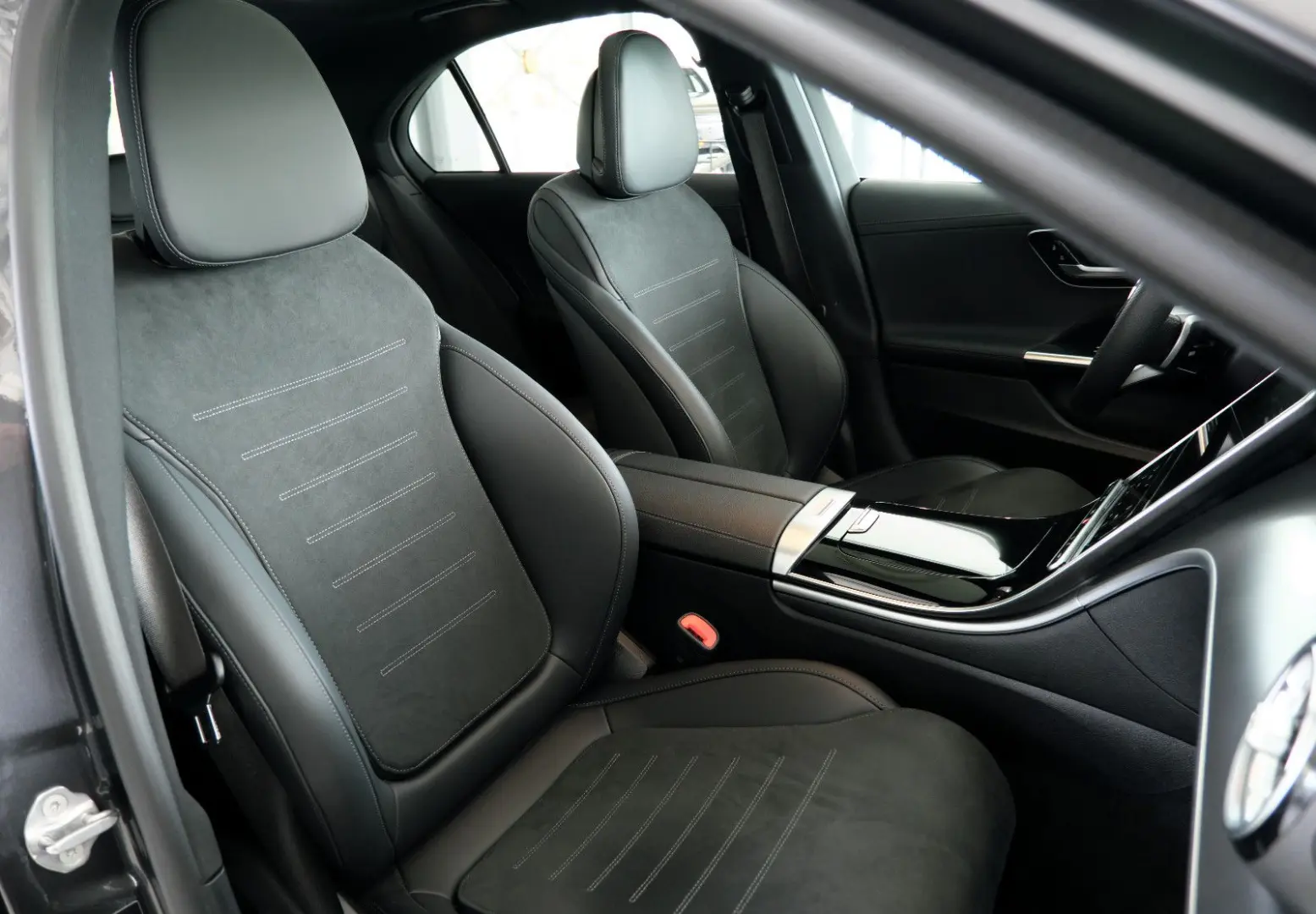 C 300 Lim. AMG-Line MBUX Panorama LED NightPaket