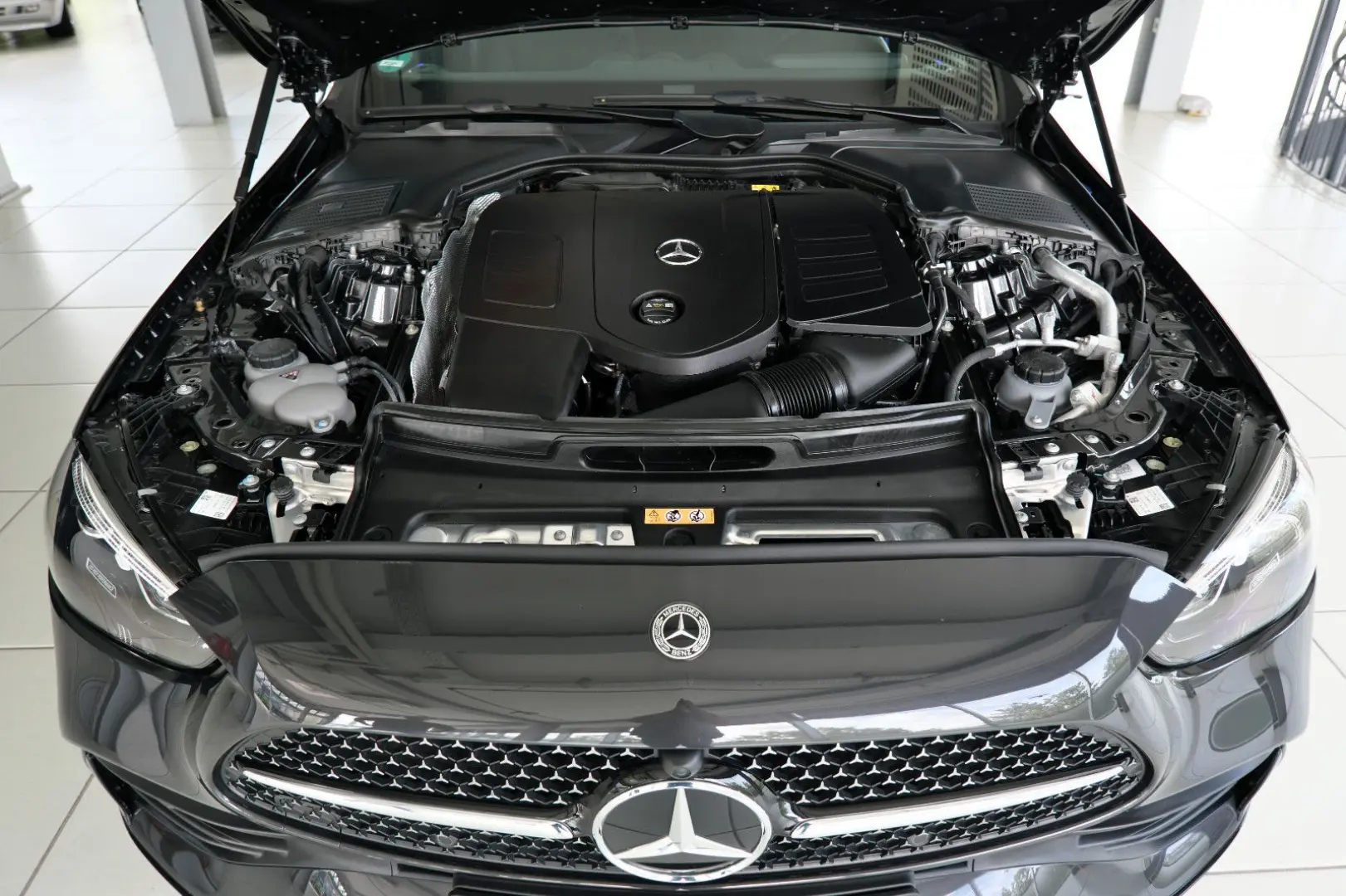 C 300 Lim. AMG-Line MBUX Panorama LED NightPaket