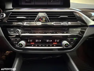 BMW Seria 5 520i Aut. Sport Line