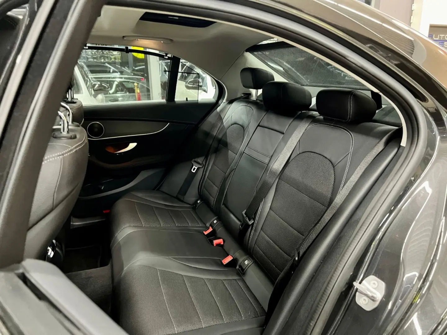 C 300 e 4Matic Exclusive PANORAMA HEAD-UP LEDER