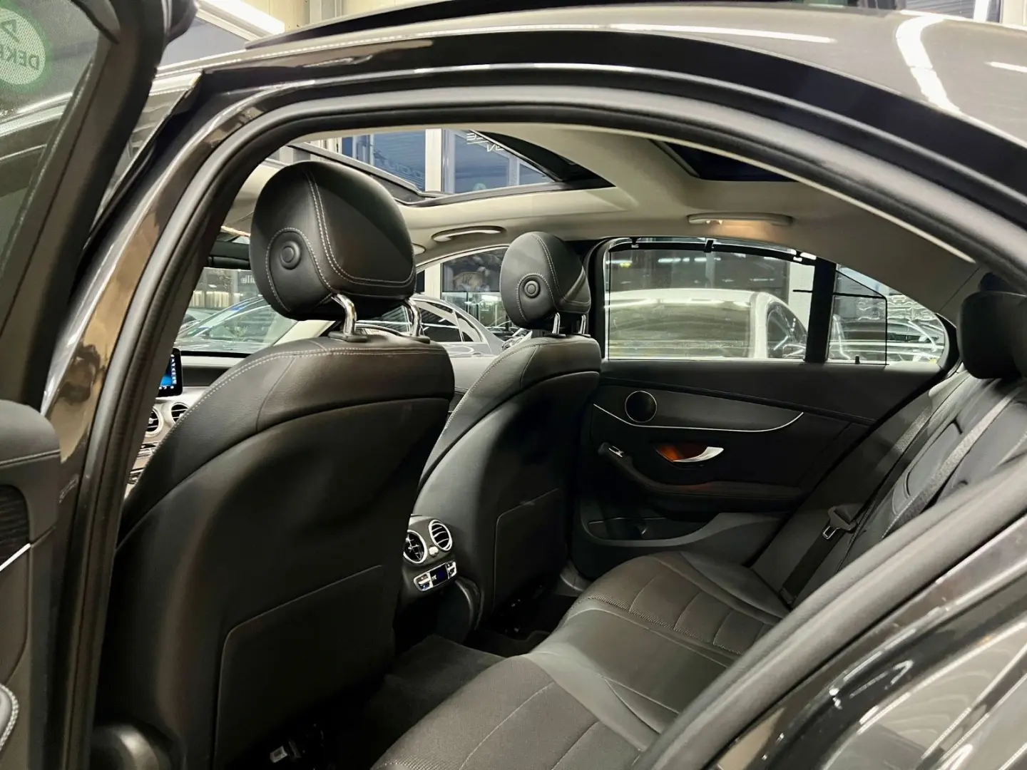 C 300 e 4Matic Exclusive PANORAMA HEAD-UP LEDER