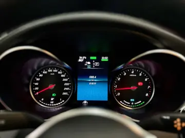 C 300 e 4Matic Exclusive PANORAMA HEAD-UP LEDER