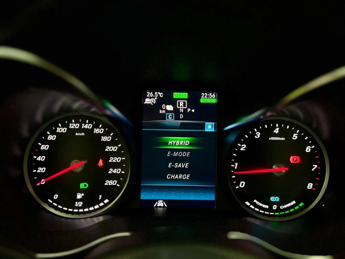 C 300 e 4Matic Exclusive PANORAMA HEAD-UP LEDER