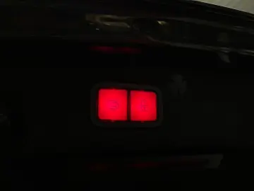 C 300 e 4Matic Exclusive PANORAMA HEAD-UP LEDER