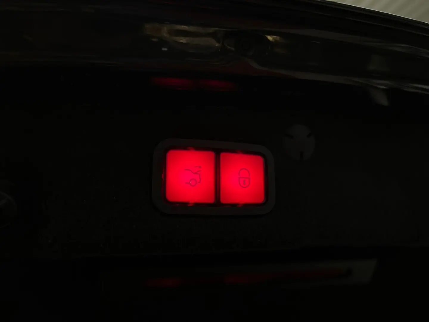 C 300 e 4Matic Exclusive PANORAMA HEAD-UP LEDER