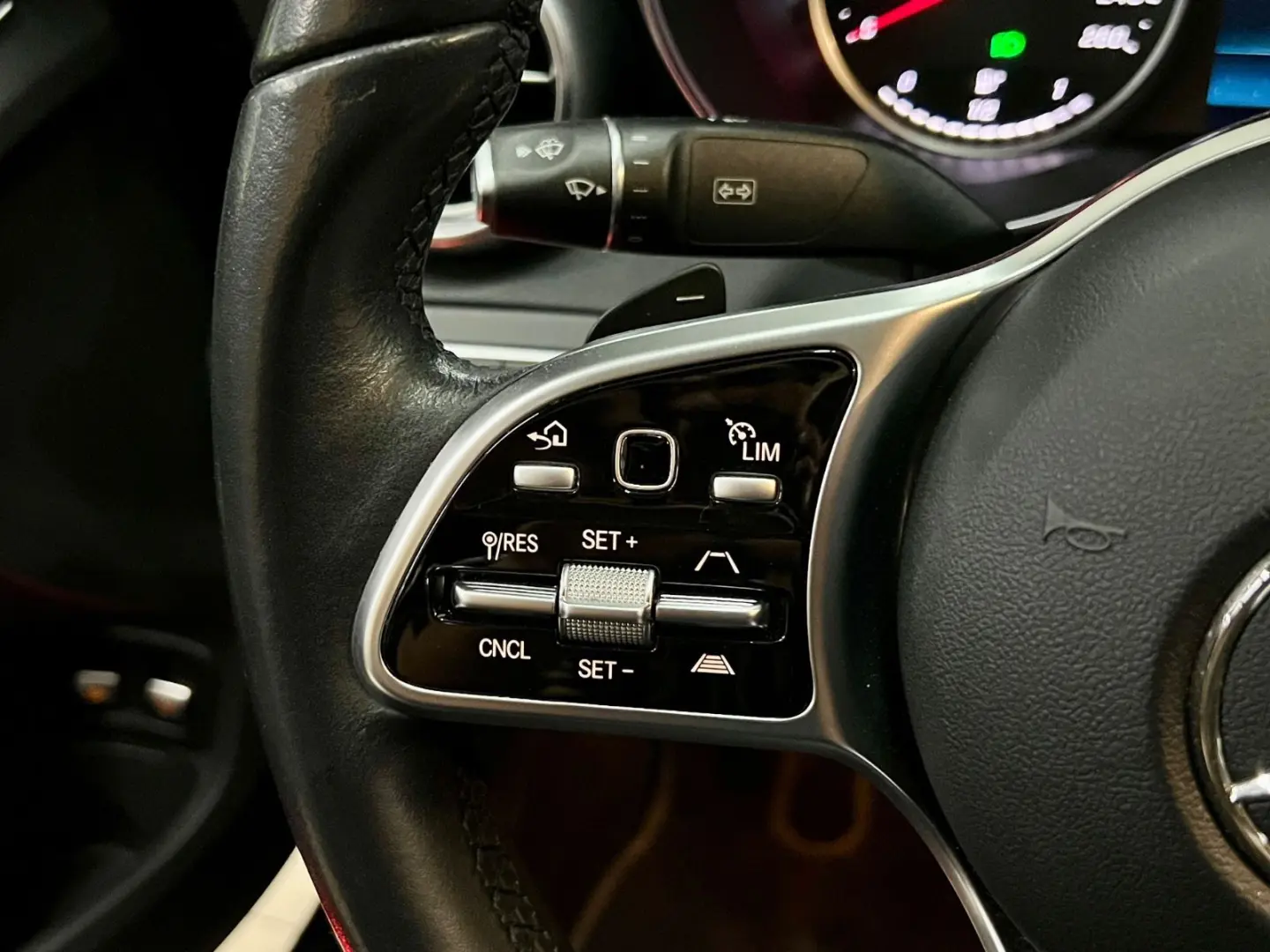 C 300 e 4Matic Exclusive PANORAMA HEAD-UP LEDER