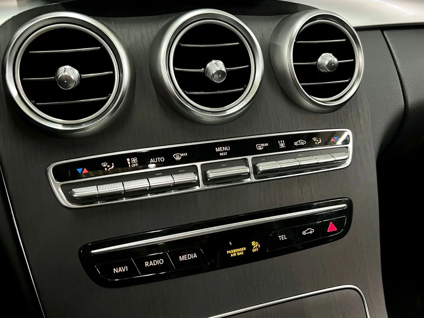 C 300 e 4Matic Exclusive PANORAMA HEAD-UP LEDER