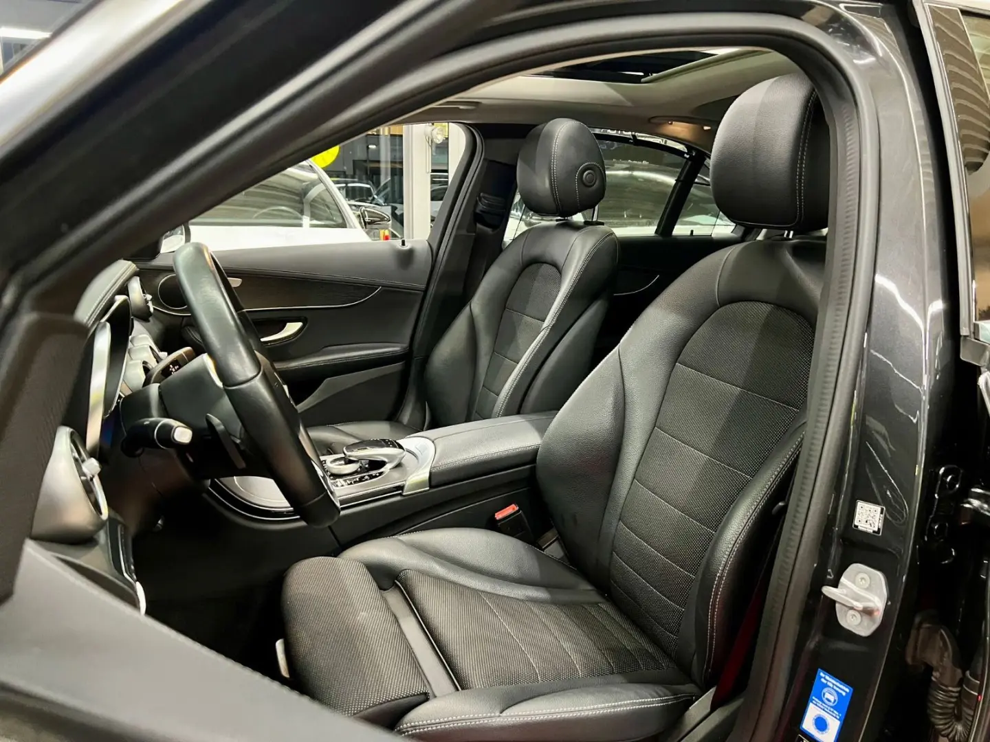 C 300 e 4Matic Exclusive PANORAMA HEAD-UP LEDER