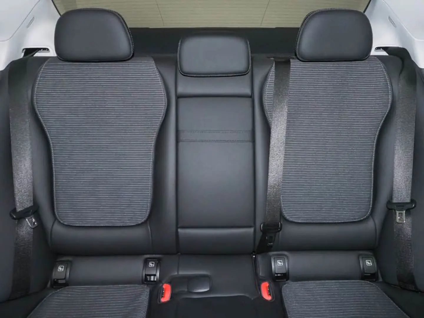 C 300 AVANTGARDE LED KAMERA NAVI TOTW SHZ