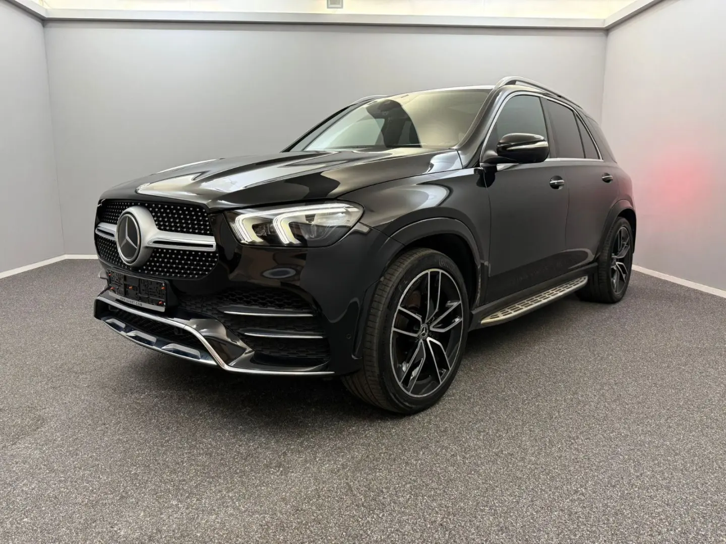 GLE 400 d 4M AMG-LINE PANO AIRM  DISTR MEGAVO