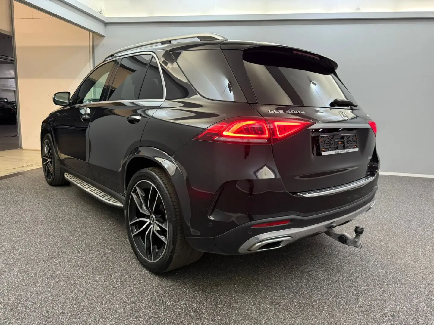 GLE 400 d 4M AMG-LINE PANO AIRM  DISTR MEGAVO