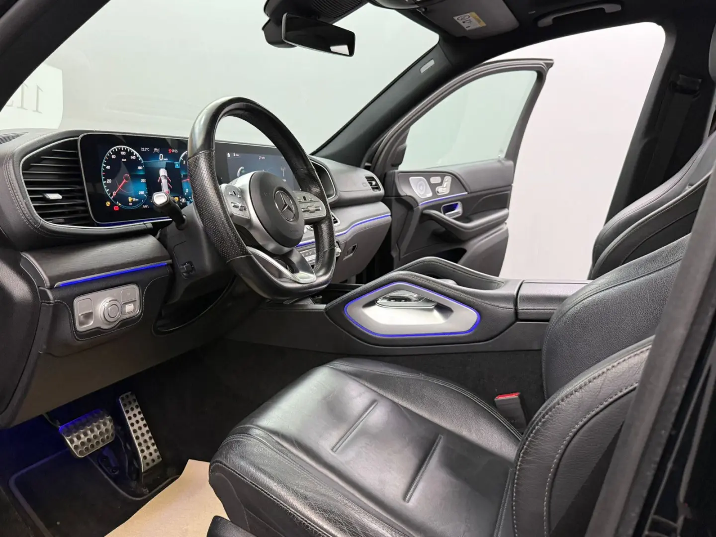 GLE 400 d 4M AMG-LINE PANO AIRM  DISTR MEGAVO