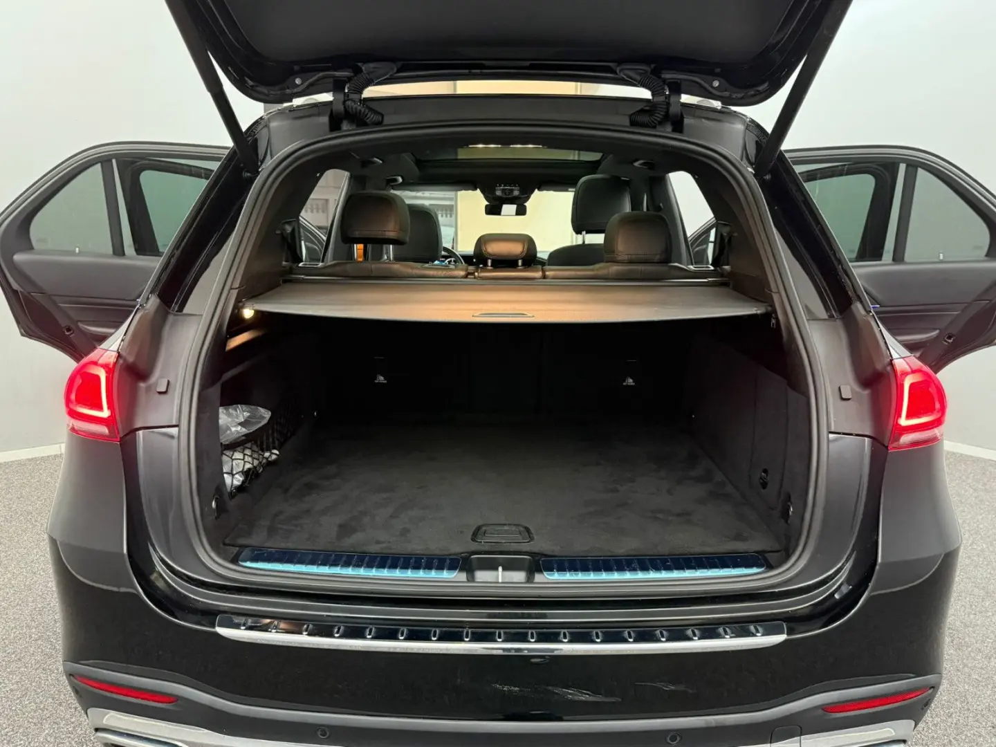 GLE 400 d 4M AMG-LINE PANO AIRM  DISTR MEGAVO