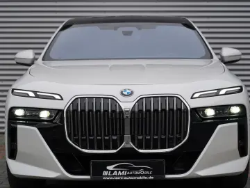 740 d xDrive M Sport SKYLOUNGE