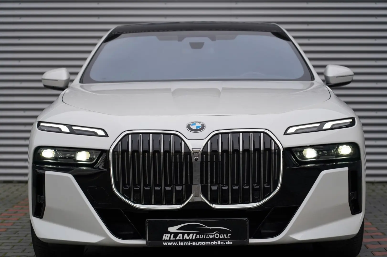 740 d xDrive M Sport SKYLOUNGE