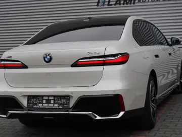 740 d xDrive M Sport SKYLOUNGE