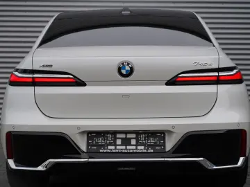 740 d xDrive M Sport SKYLOUNGE