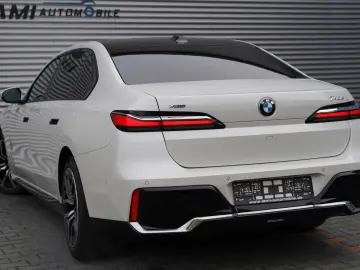 740 d xDrive M Sport SKYLOUNGE