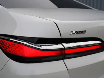 740 d xDrive M Sport SKYLOUNGE