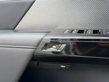 740 d xDrive M Sport SKYLOUNGE