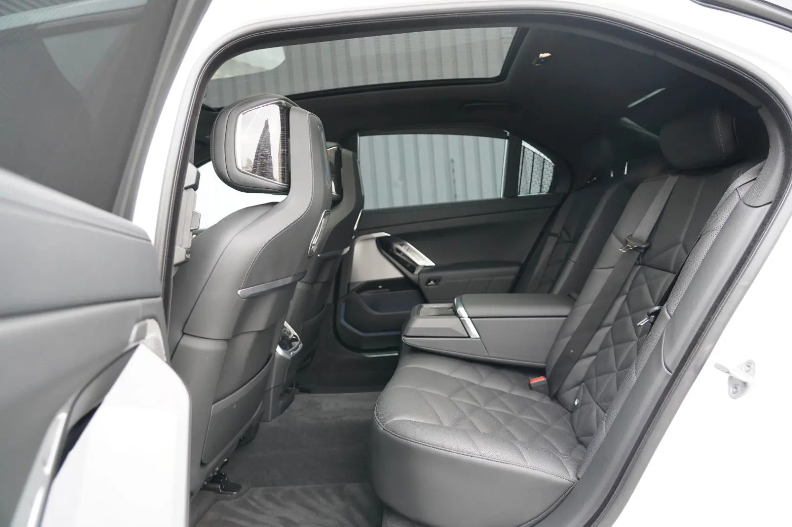 740 d xDrive M Sport SKYLOUNGE