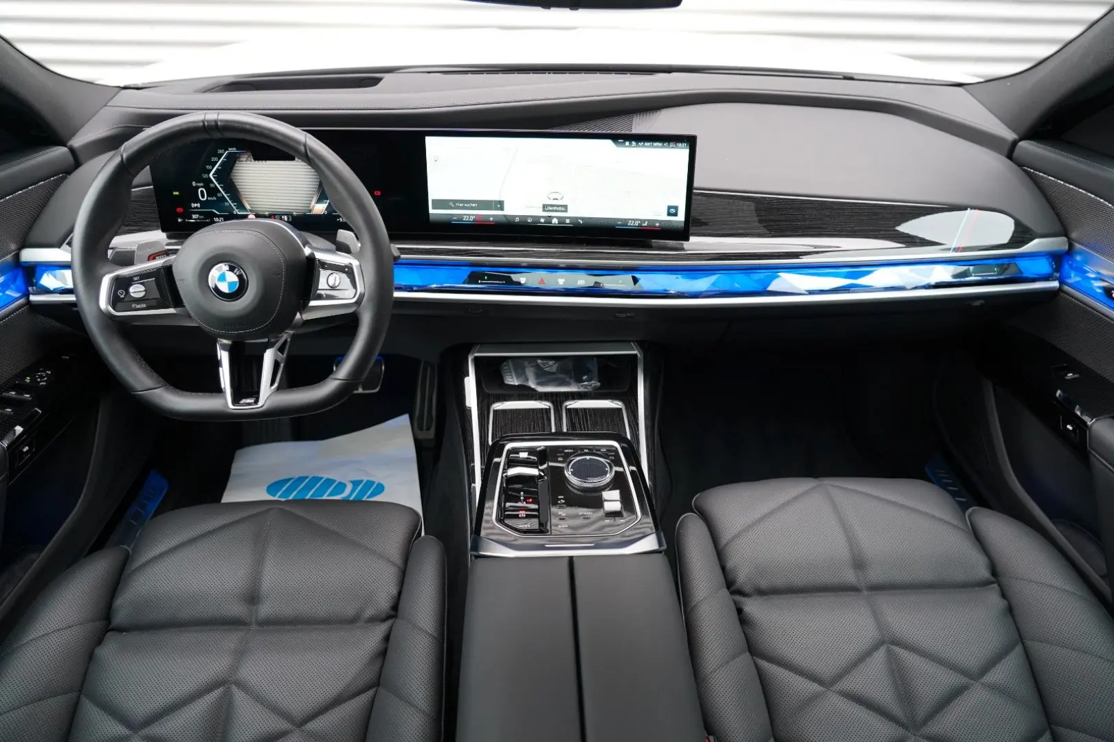 740 d xDrive M Sport SKYLOUNGE