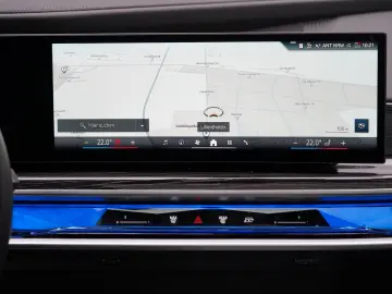 740 d xDrive M Sport SKYLOUNGE